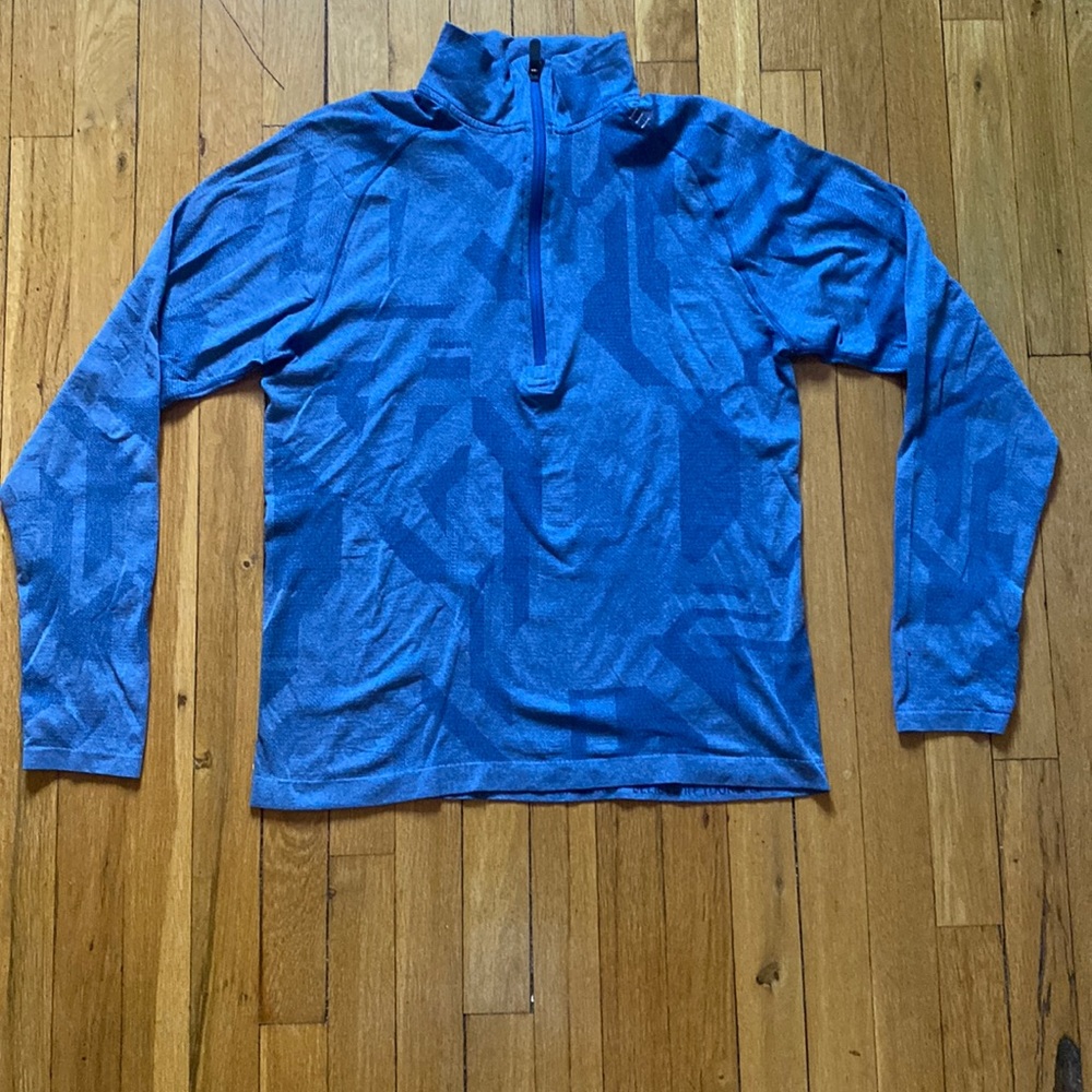 LULULEMON heather blue textured 1/4 zip pullover size M